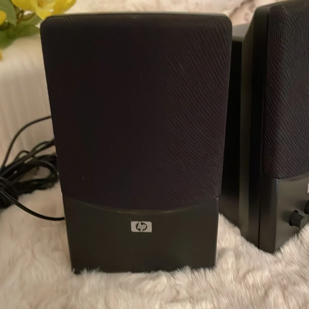 HP Universal Black USB Charging Computer Speakers cable included EUC Set of 2